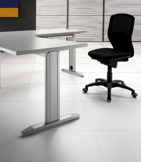 Dettaglio piede Tavolo Max